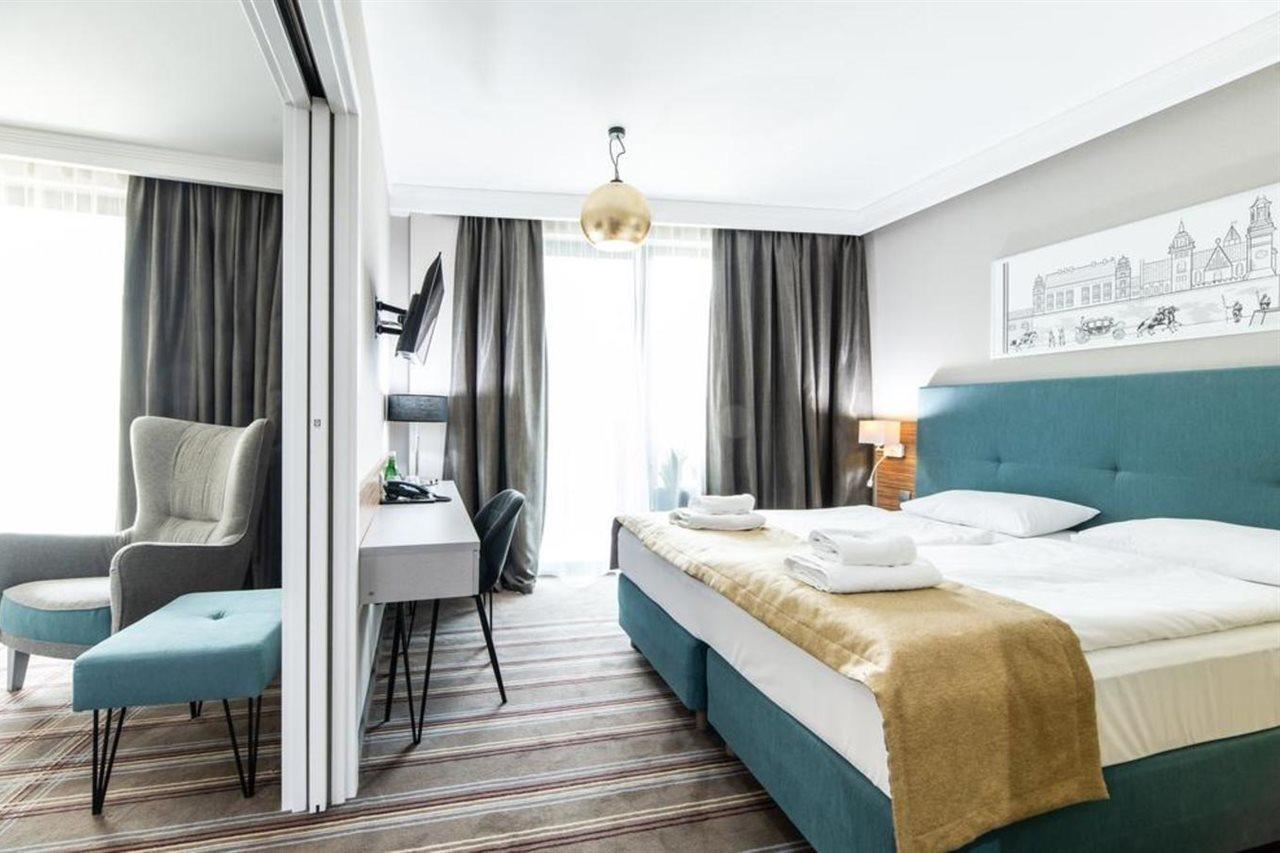 Hotel Perfect Краков Экстерьер фото