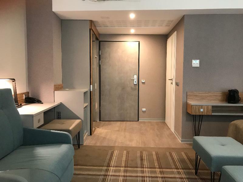 Hotel Perfect Краков Экстерьер фото