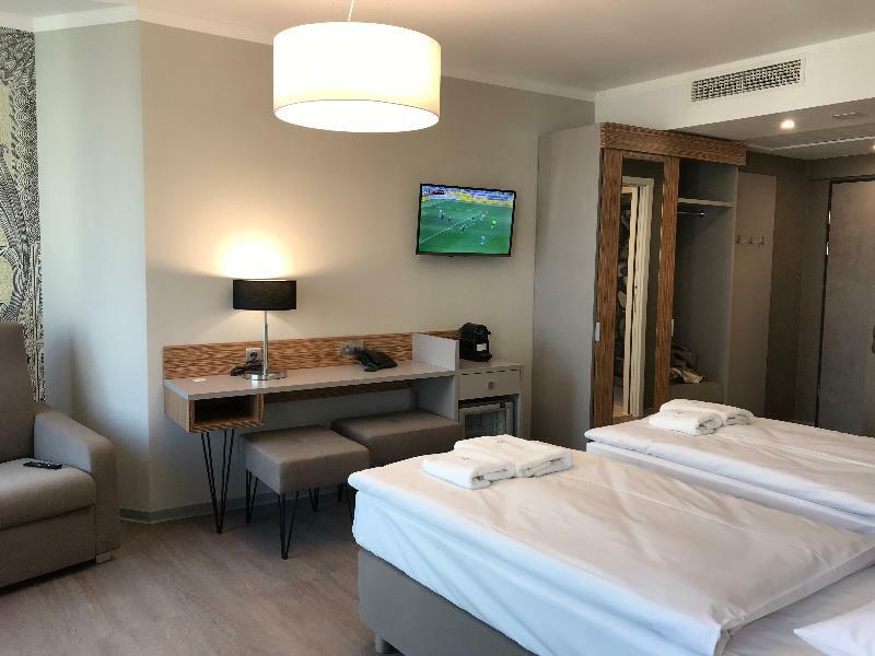 Hotel Perfect Краков Экстерьер фото