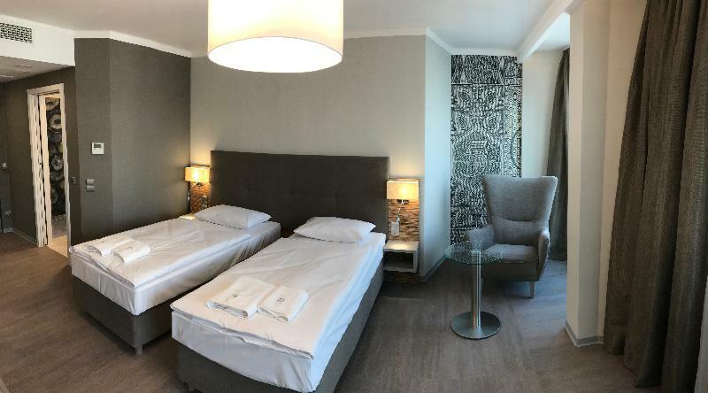 Hotel Perfect Краков Экстерьер фото