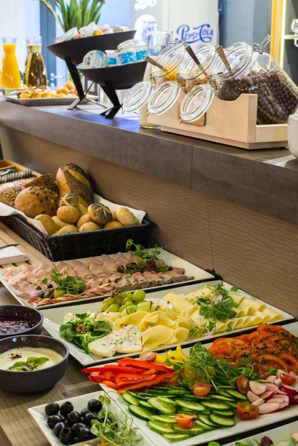 Hotel Perfect Краков Экстерьер фото