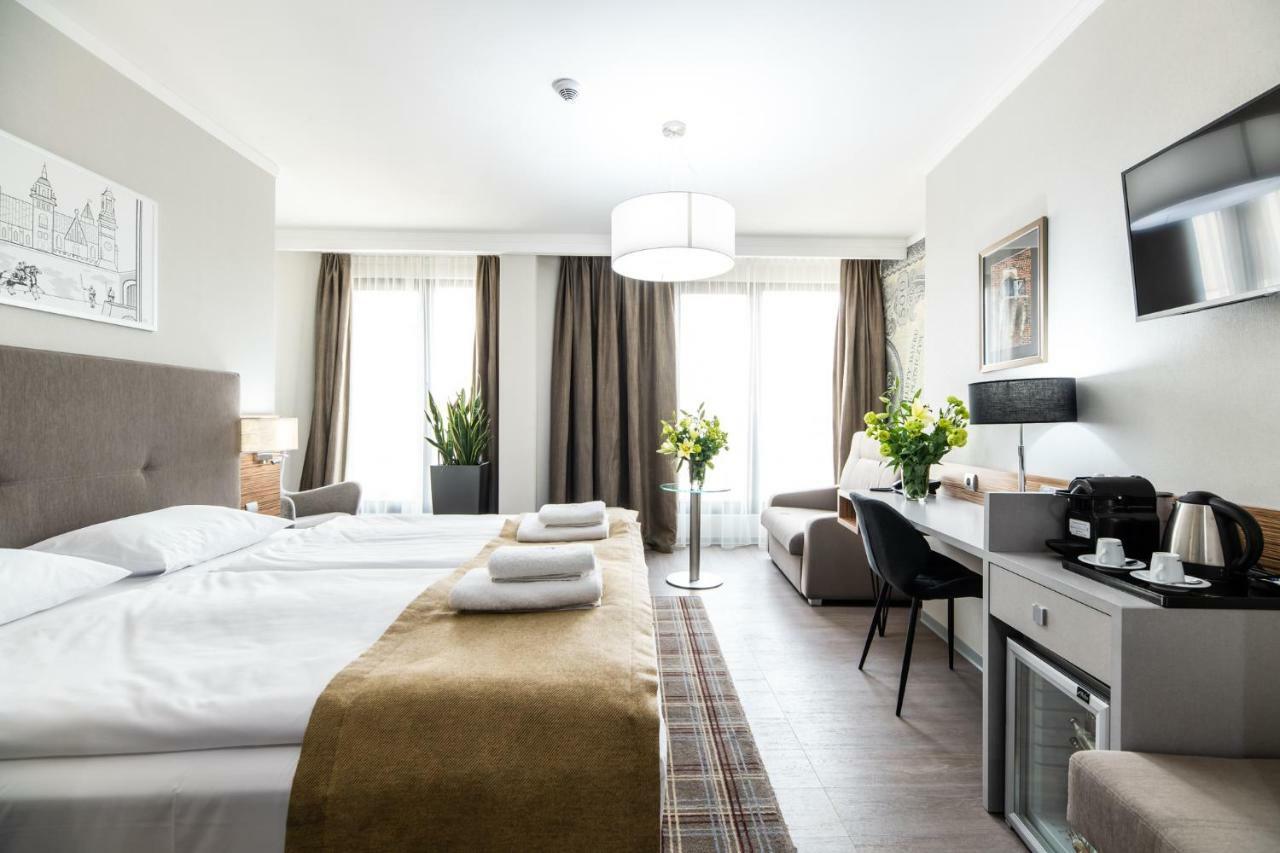 Hotel Perfect Краков Экстерьер фото
