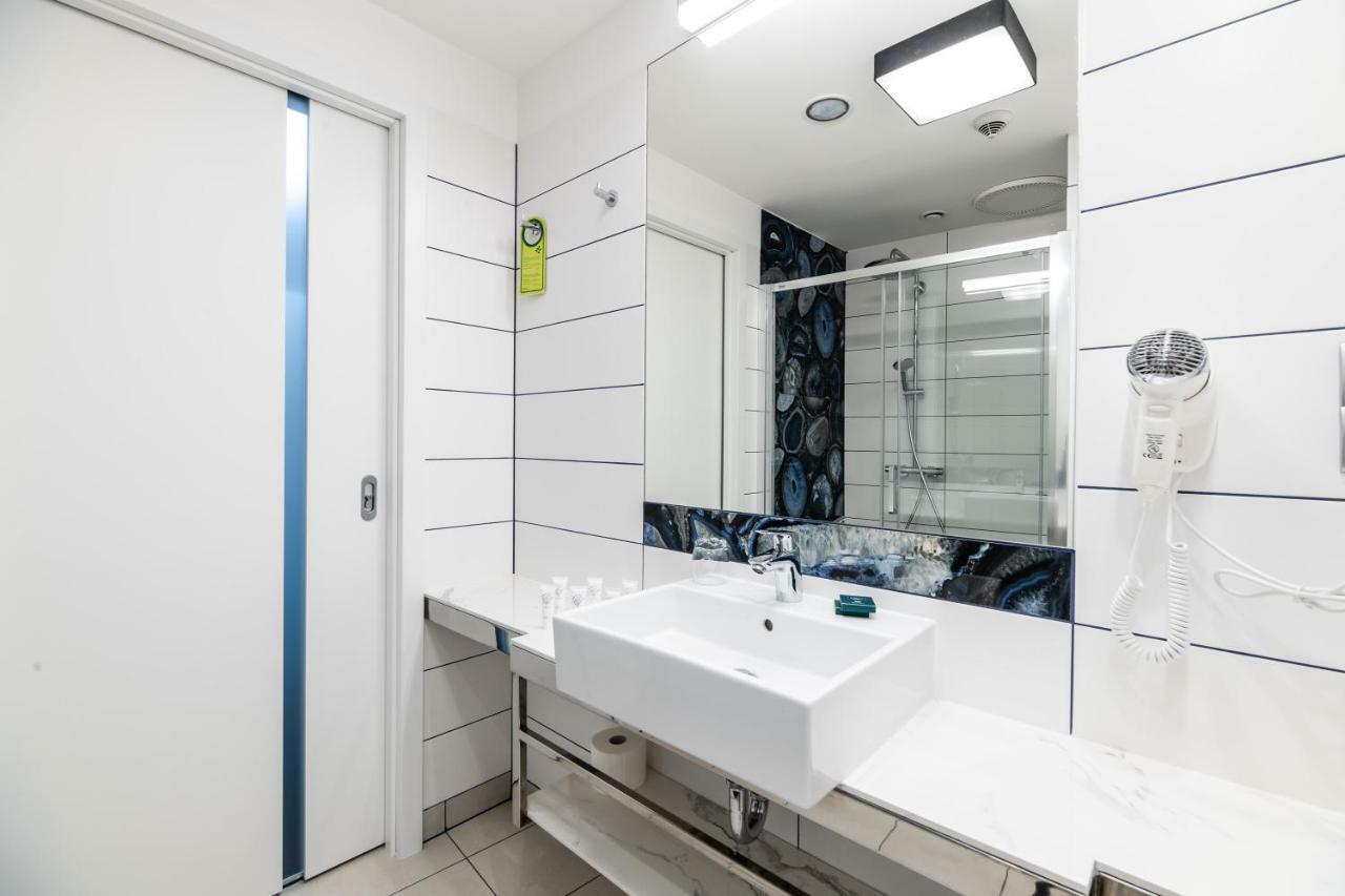 Hotel Perfect Краков Экстерьер фото