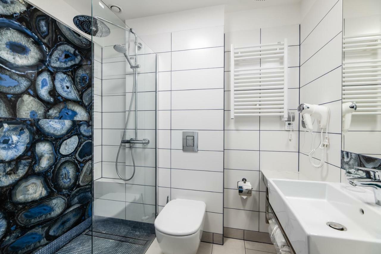 Hotel Perfect Краков Экстерьер фото