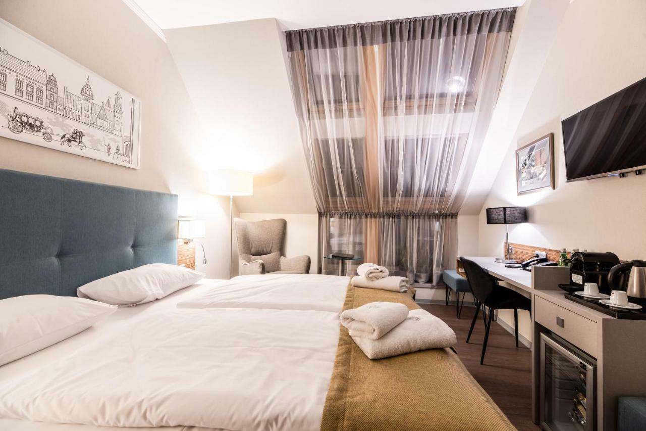 Hotel Perfect Краков Экстерьер фото