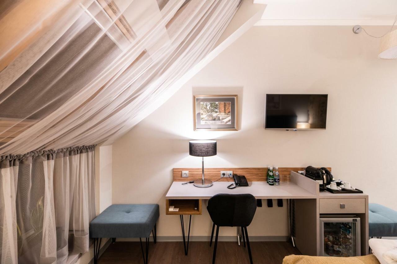 Hotel Perfect Краков Экстерьер фото